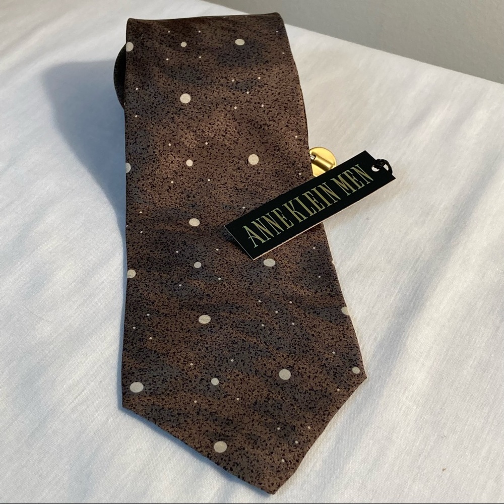 Anne Klein Men (AKM) All Silk Brown Polka Dot Tie NWOT 55 x 3.5